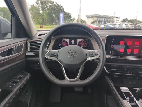 Certified 2026 Volkswagen Atlas SEL AWD/4WD image 17