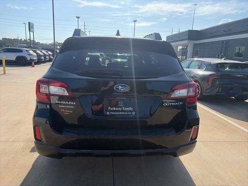 Used 2016 Subaru Outback 2.5i Limited AWD/4WD image 4