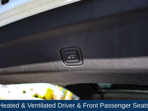 Used 2023 Chevrolet Suburban Premier image 38