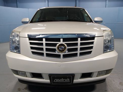 Used 2007 Cadillac Escalade AWD w/ Climate Package image 24