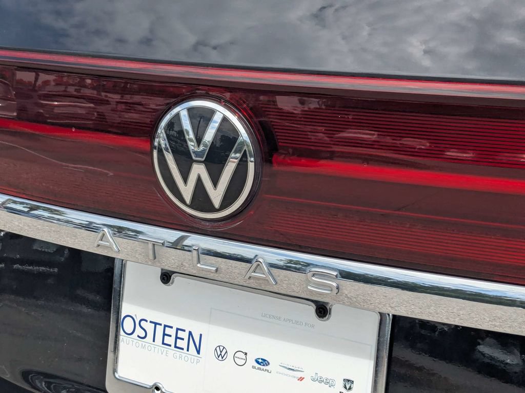 Certified 2025 Volkswagen Atlas SEL Premium R-Line AWD/4WD image 17
