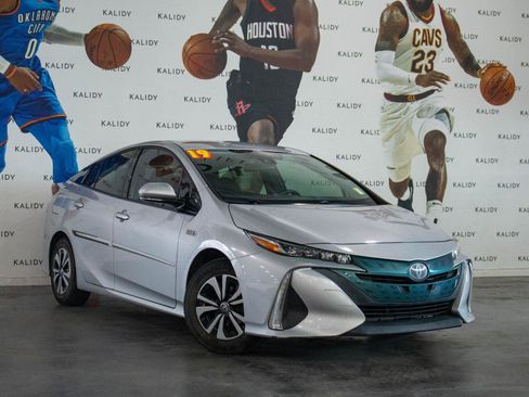 Used 2019 Toyota Prius Prime Premium FWD image 2