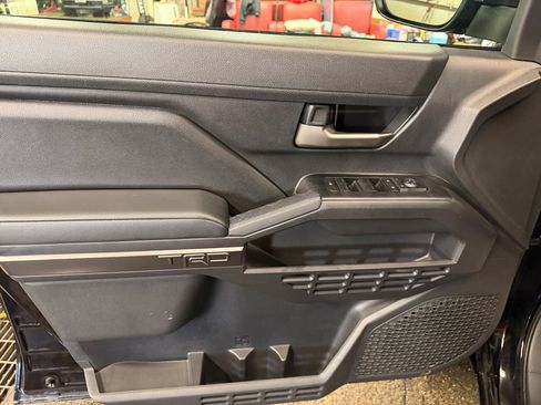 Used 2025 Toyota Tacoma TRD Off-Road image 36