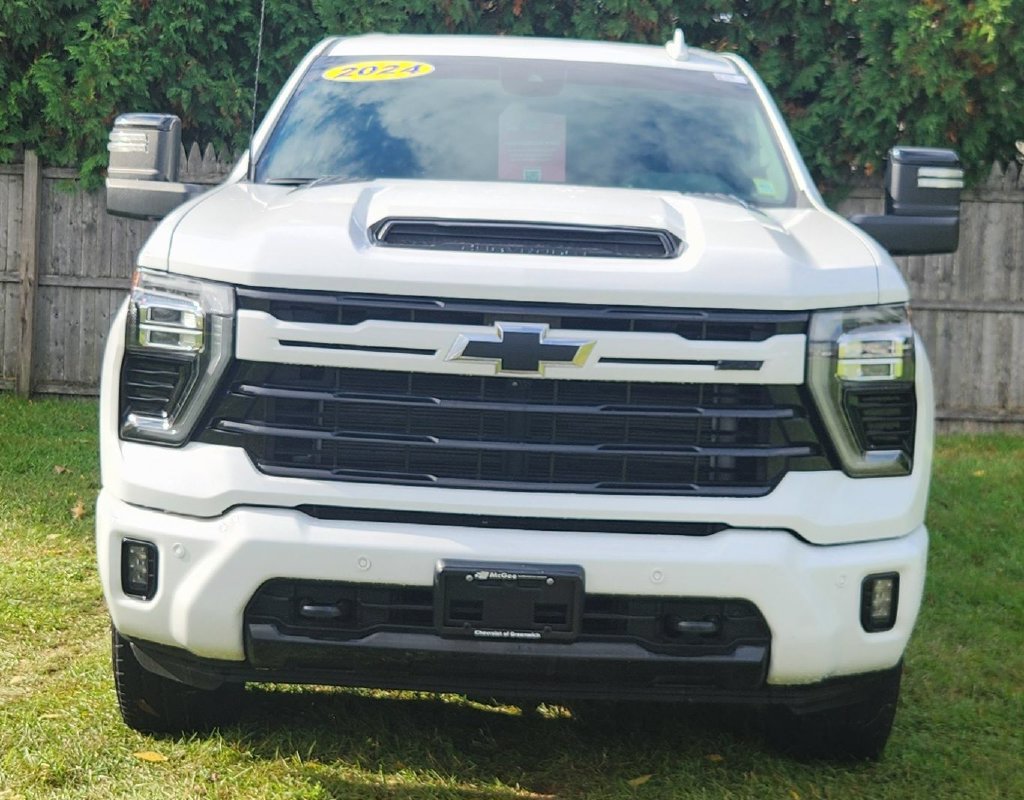 Used 2024 Chevrolet Silverado 2500 LTZ w/ LTZ Plus Package AWD/4WD image 12