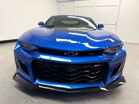 Used 2017 Chevrolet Camaro ZL1 image 4