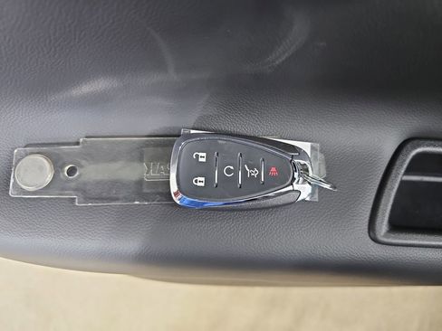 Used 2024 Chevrolet Equinox LT AWD/4WD image 40