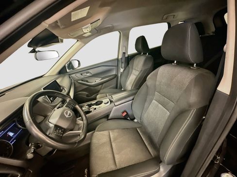 Used 2025 Nissan Rogue SV AWD/4WD image 13