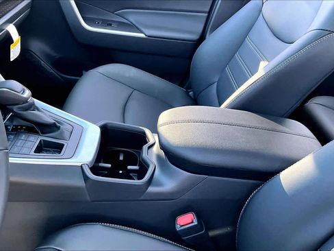 Certified 2025 Toyota RAV4 XLE Premium image 14