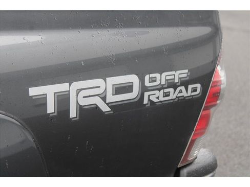 Used 2015 Toyota Tacoma 4x4 Double Cab w/ TRD Off-Road Package image 37
