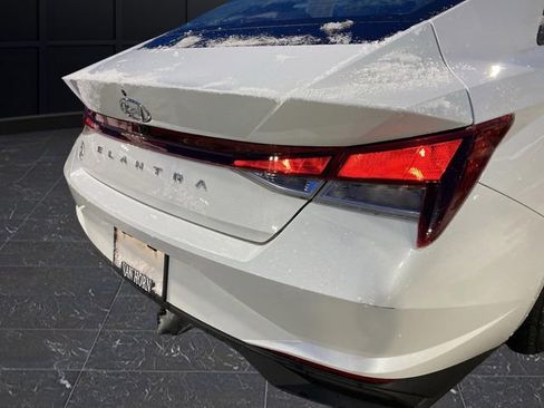 Used 2021 Hyundai Elantra SEL w/ Convenience Package image 34