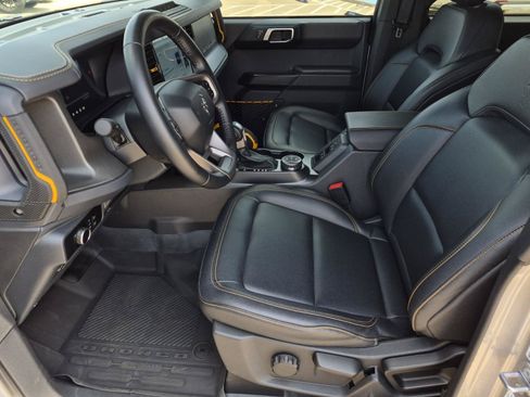 Used 2024 Ford Bronco Badlands AWD/4WD image 14