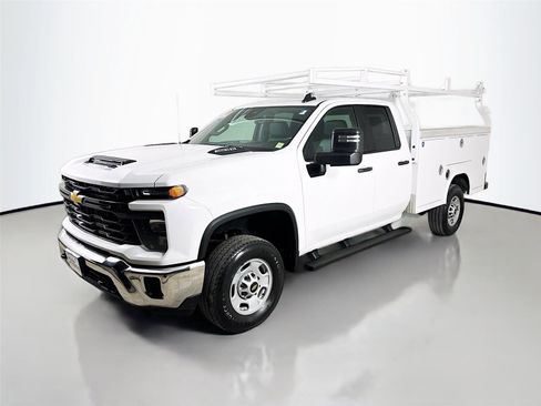 Used 2024 Chevrolet Silverado 2500 W/T w/ WT Convenience Package image 4