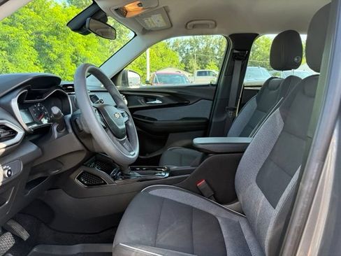 Used 2021 Chevrolet TrailBlazer LS FWD image 12