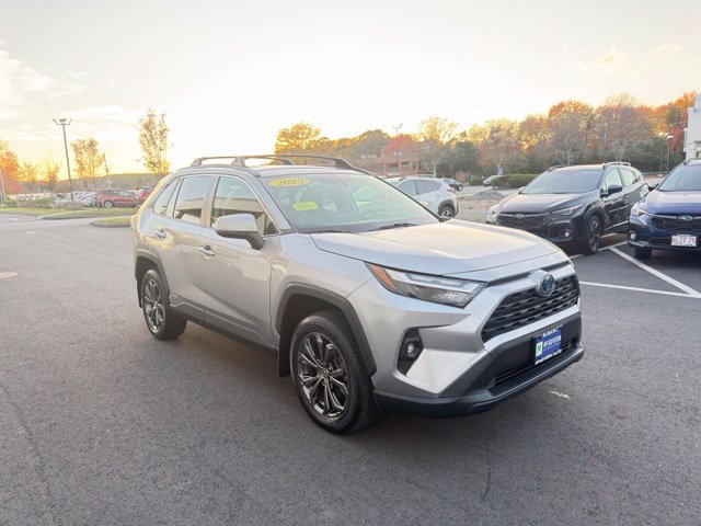 Used 2023 Toyota RAV4 XLE Premium AWD/4WD image 4