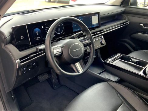 Used 2025 Hyundai Tucson Limited FWD image 18