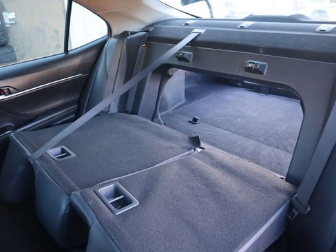 Used 2019 Toyota Camry SE image 43