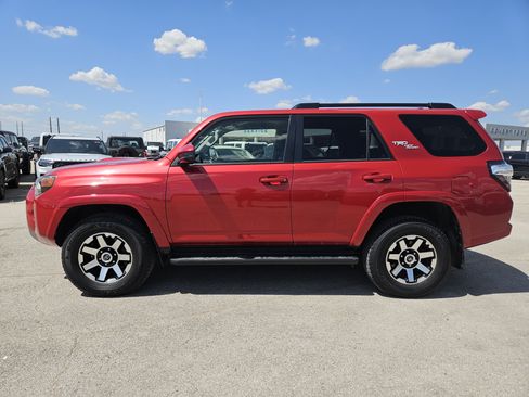 Used 2021 Toyota 4Runner TRD Off-Road AWD/4WD image 4