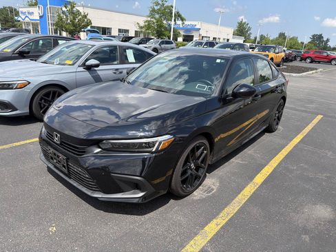 Used 2023 Honda Civic Sport image 12