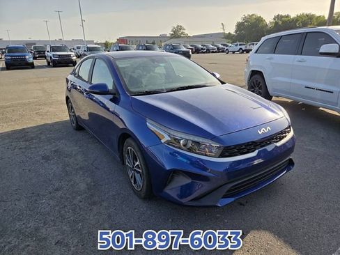 Used 2023 Kia Forte LXS w/ LXS Technology Package FWD image 3