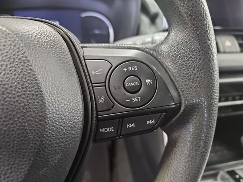 Used 2024 Toyota RAV4 LE image 17