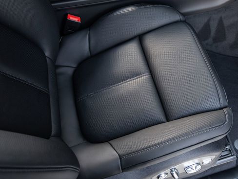 Certified 2026 Porsche Macan AWD/4WD image 46