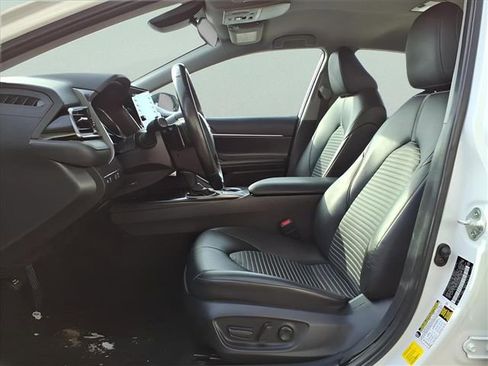 Used 2023 Toyota Camry SE image 13