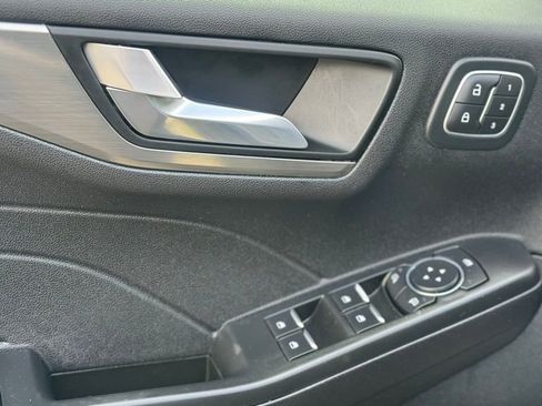 Used 2022 Ford Escape Titanium AWD/4WD image 15