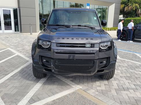 New 2025 Land Rover Defender 90 V8 image 8