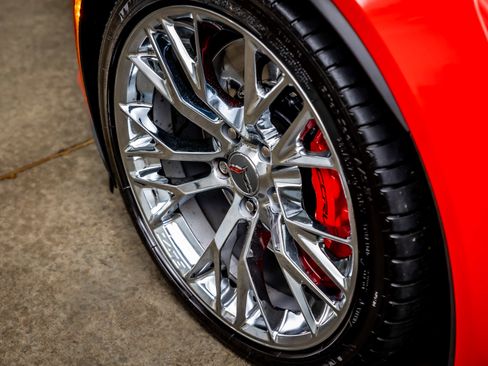 Used 2016 Chevrolet Corvette Z06 w/ 2LZ Preferred Equipment Group image 17