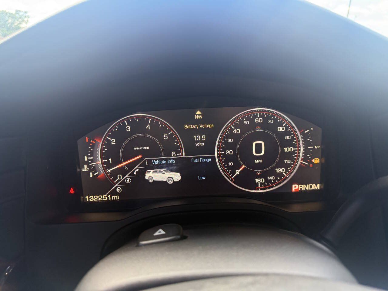 Used 2015 Cadillac Escalade Luxury AWD/4WD image 21