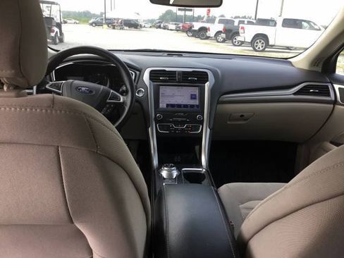 Used 2019 Ford Fusion SE AWD/4WD image 12