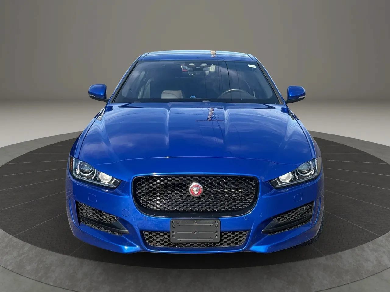Used 2019 Jaguar XE R-Sport RWD image 8