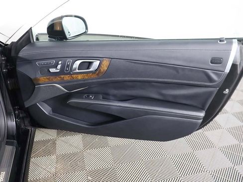 Used 2013 Mercedes-Benz SL 550 w/ Premium Pkg image 25