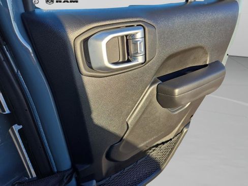 New 2025 Jeep Gladiator Sport AWD/4WD image 30