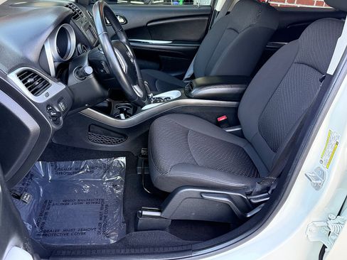 Used 2018 Dodge Journey SE w/ Connectivity Group FWD image 26