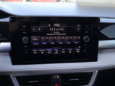 New 2025 Volkswagen Taos SE image 22