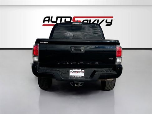 Used 2022 Toyota Tacoma TRD Off-Road image 6