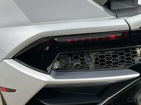 Used 2023 Lamborghini Huracan EVO RWD image 12