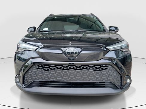 Used 2023 Toyota Corolla Cross AWD Hybrid w/ Convenience Package image 2