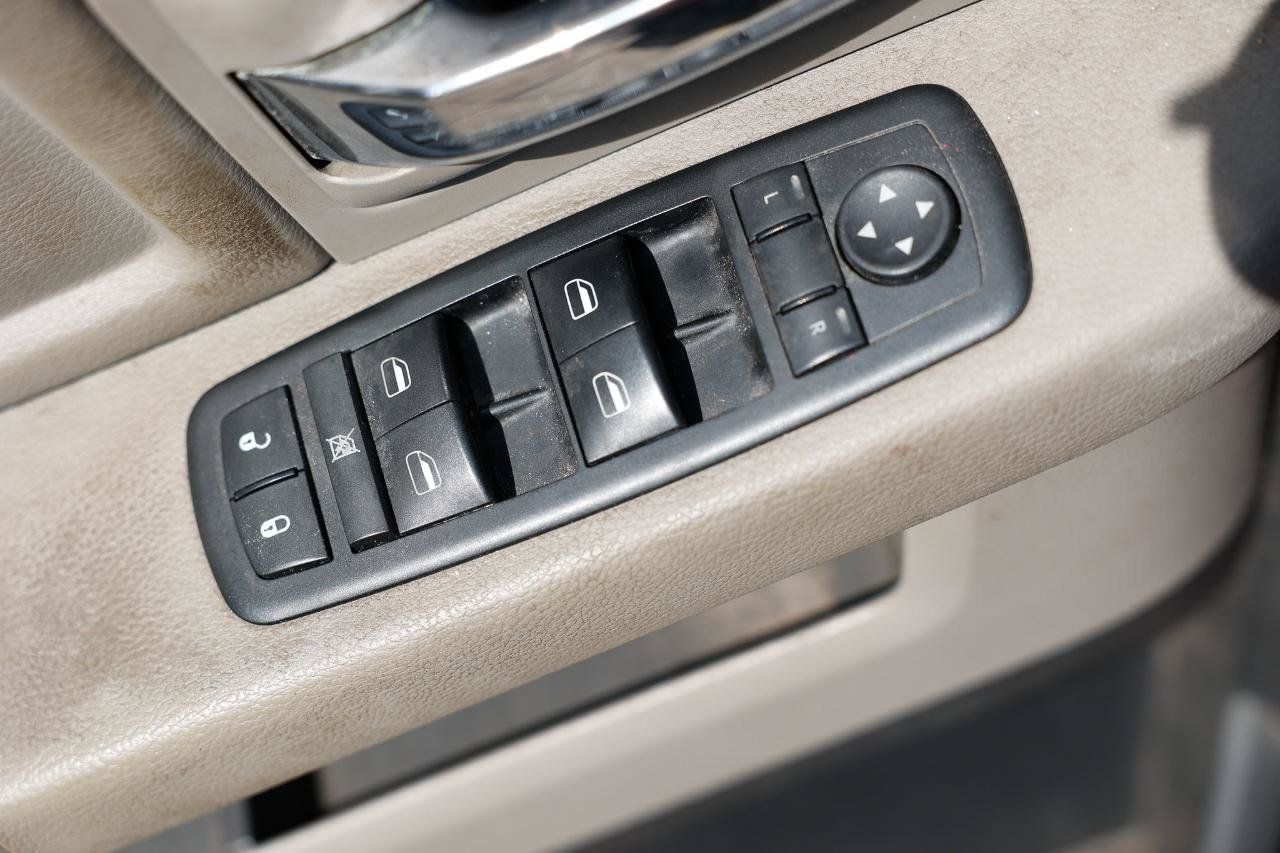 Used 2010 Dodge Ram 1500 Truck SLT w/ Remote Start & Security Group AWD/4WD image 36