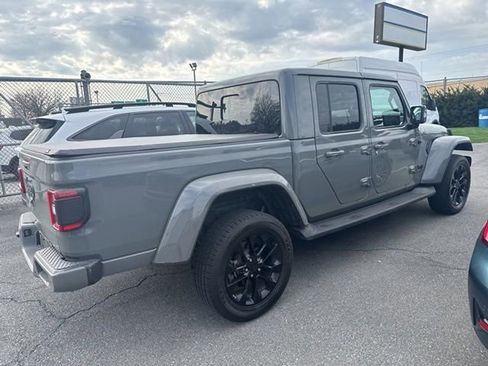 Used 2023 Jeep Gladiator Overland image 11