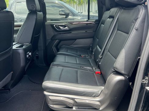 Used 2024 GMC Yukon XL SLE w/ Gmc Pro Safety Plus Package RWD image 14