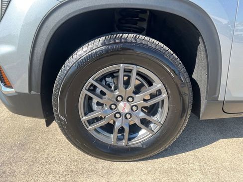 Used 2025 GMC Acadia Elevation image 22