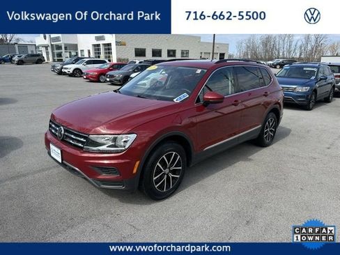 Used 2021 Volkswagen Tiguan SE w/ Panoramic Sunroof Package image 1