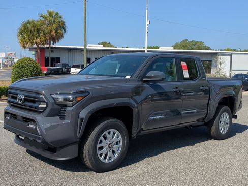 Used 2025 Toyota Tacoma SR5 image 10