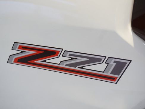 Used 2024 Chevrolet Colorado Z71 image 28