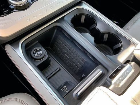 Used 2025 Ford Expedition Active AWD/4WD image 16