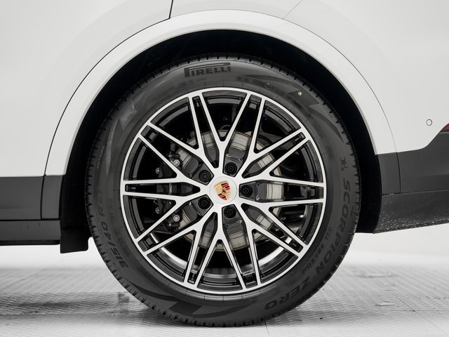 Certified 2026 Porsche Cayenne Coupe AWD/4WD image 29