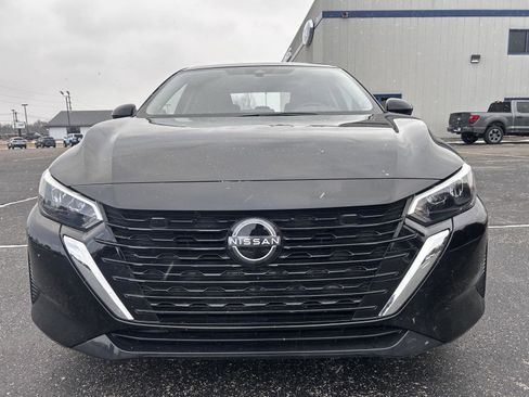 Used 2025 Nissan Sentra SV image 2