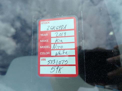 Used 2019 Kia Niro EX image 11